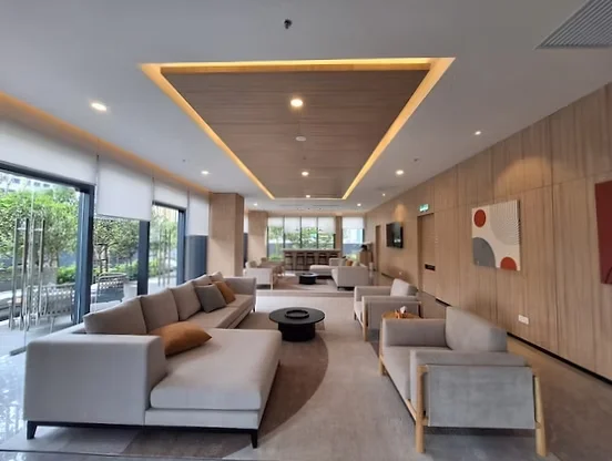 Exclusive Lounge
